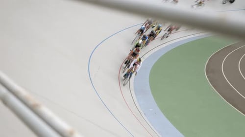 Cycling on velodrome
