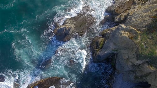 Flug über Ocean Cliff