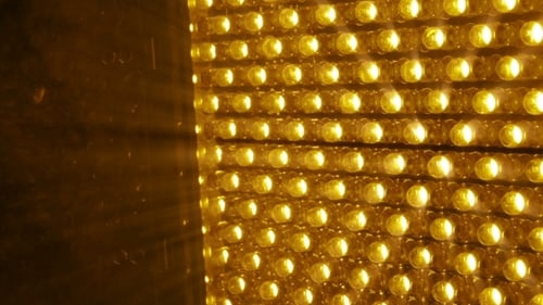 Panneau rotatif lumineux à LED en orange