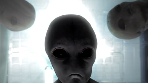 Mysterious Alien Heads Appear in Dark Sci-Fi Setting
