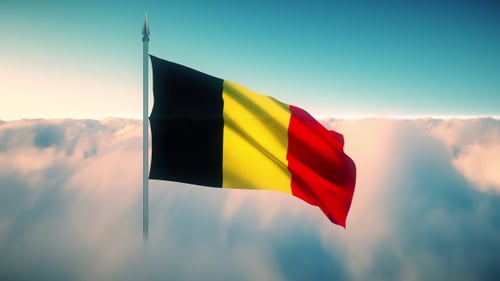 Drapeau de la Belgique sur les nuages