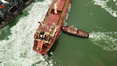 Mooring of a Ship in a Port By Means of Towboats
