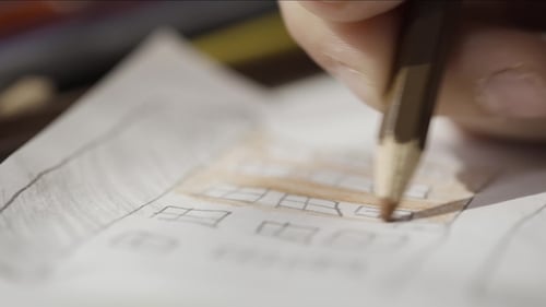 Hand des Kindes beim Zeichnen mit einem Bleistift. von Kinderhand malt mit einem Farbstift.
Gemälde