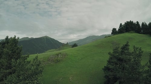 Omalo-Dorf und Wachtürme im Kaukasus, epische Flughügel und Schönheit des georgischen T