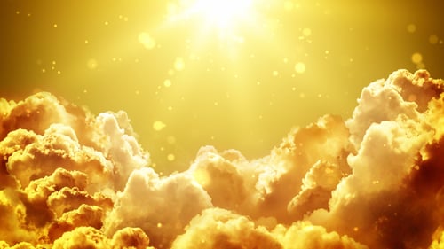 Goldene glorreiche Wolken