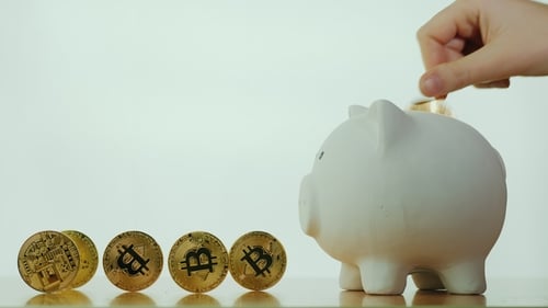 Bitcoin Saving in a Piggy Bank