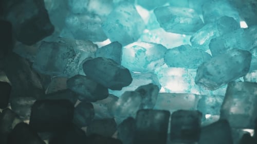 Bleu minéral translucide