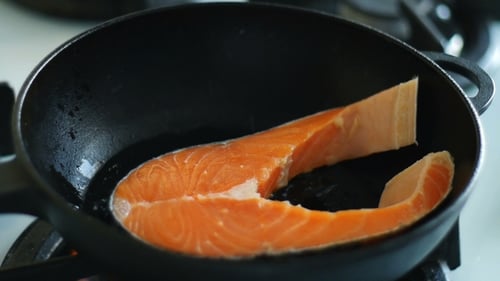 Cooking Salmon in an Iron Cast Pan with Salt and Spice