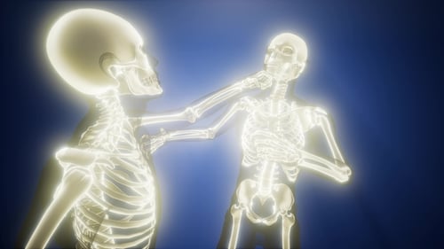 Combattre des hommes aux os visibles