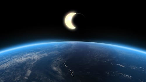 4K Sonnenfinsternis vom Weltraum