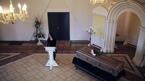 Woman Makes Speech at Funeral in Orthodox Church 5