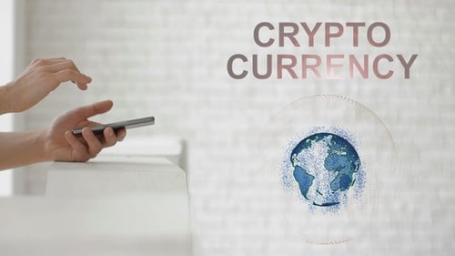 Les mains lancent l'hologramme de la Terre et le texte de la crypto-monnaie