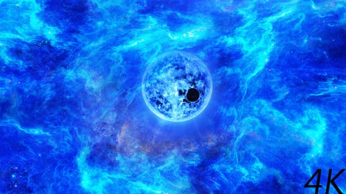 Voyage à travers la nébuleuse spatiale abstraite jusqu'à la grande étoile bleue et à la planète