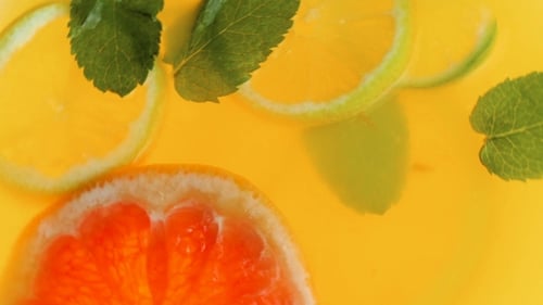 Refreshing Citrus Beverage with Lemon, Grapefruit, and Mint