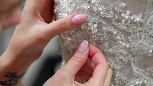 Designer de moda para noivas Pins Needles Lace Wedding Dress in Studio