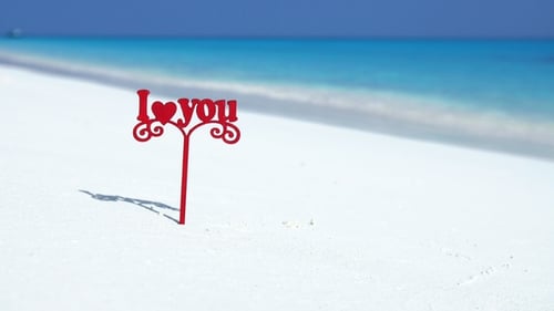 Schild Ich liebe dich am Strand der Malediven