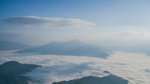 Berg-Nebel-Landschaft