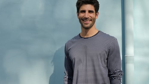 Cara sorridente em listras