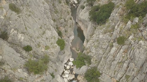 Luftaufnahmen des Mountain River