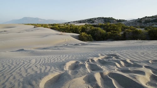 Sand in der Wüste, Sanddünen an den Ufern des Türkischen Meeres