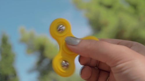 Jouer et se détendre avec Fidget Spinner