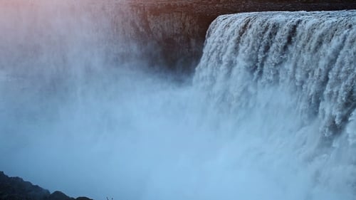 Hodafoss Sehr schöner isländischer Wasserfall. Es befindet sich im Norden in der Nähe des Myvatn-Sees