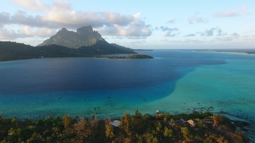 Drohnenblick auf Bora Bora