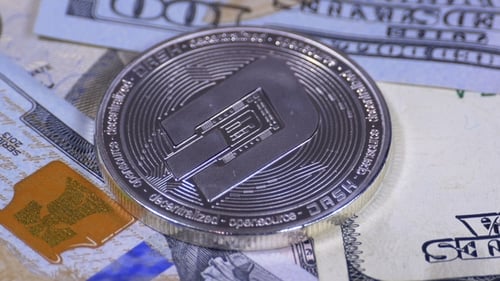 La crypto-monnaie Silver Dash Coin et les Bills of Dollars tournent