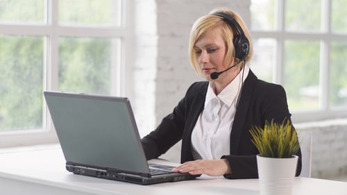 Arbeitsplatz des Call Center-Betreibers