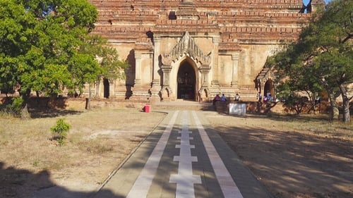 Pagode Htilominlo à Bagan, Myanmar (Birmanie)