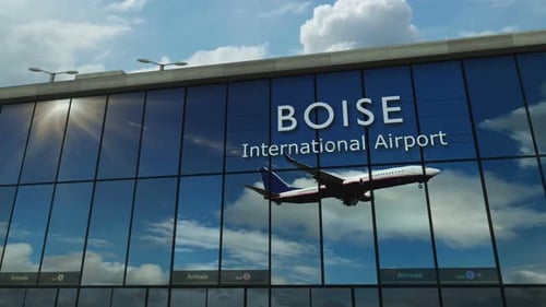Avión aterrizando en el aeropuerto de Boise Idaho, EE. UU.