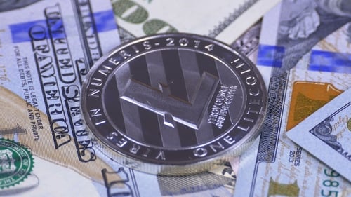 La crypto-monnaie Silver Dash Coin et les Bills of Dollars tournent