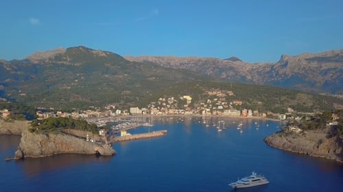 Port De Soller Luftaufnahme, Mallorca Mittelmeer.