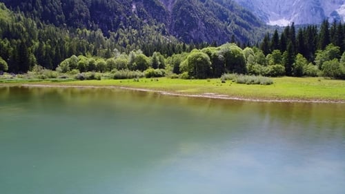 Lago Di Fusine Superiore Italia Alpes.