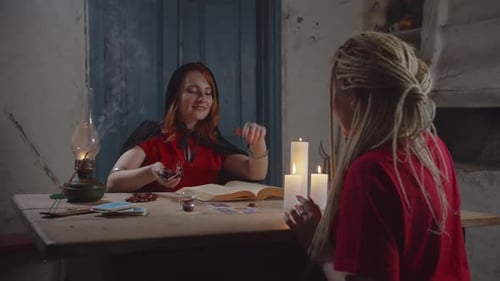 Devin pratiquant la divination avec des pierres runiques