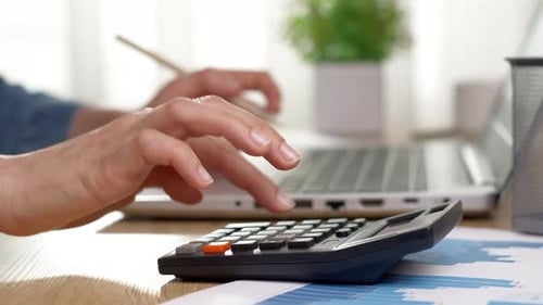 Buchhaltungs- und Finanzkonzept, Investitionsberechnung, Budgetplanung, Bericht.