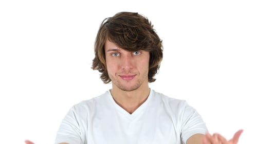 Homem convidativo, fundo branco