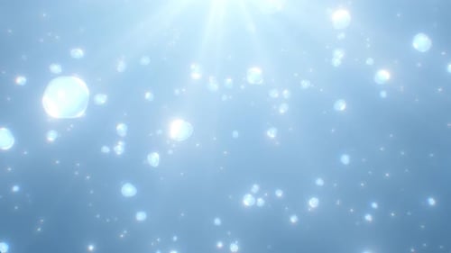 Bolhas de ar crescentes brilham na superfície subaquática dos oceanos, raios solares - 4K