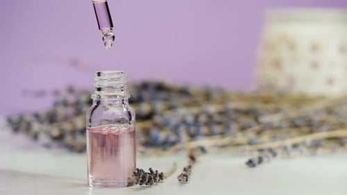 Primer plano de lavanda de suero de aroma