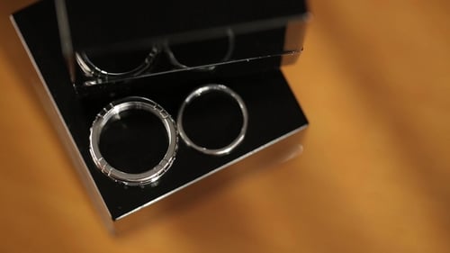 Elegant Wedding Rings in Shiny Black Box