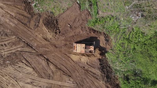 Luftaufnahme der Planierraupe auf der weiteren Baustelle