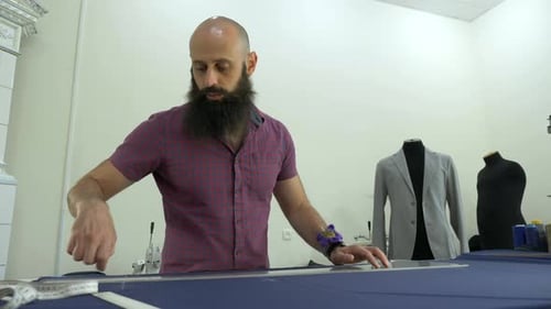 Tailor marking the fabric