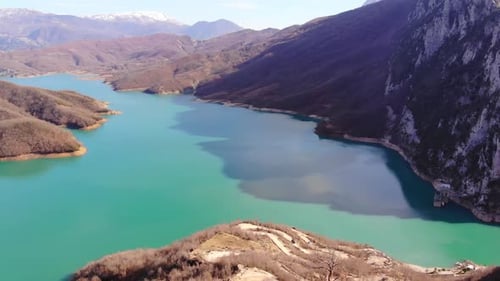 Drohnenschuss von Bovilla Lake Albanien