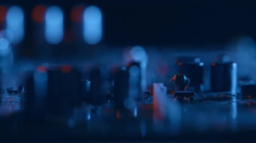 Integrierte Leiterplatte mit Prozessor in Nahaufnahme