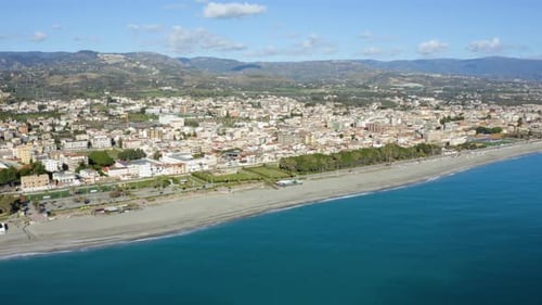 Stadt Locri in Luftaufnahme