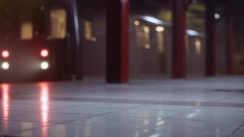 Estación de metro vacía durante la pandemia de coronavirus Covid19