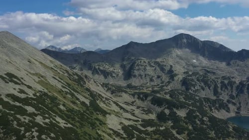 Vista aérea sobre la montaña Pirin