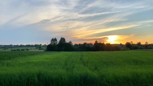 Ländliche Landschaft, Felder bei Sonnenuntergang
