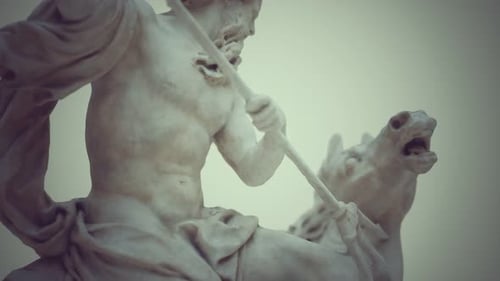 Primer plano de la estatua de Neptuno