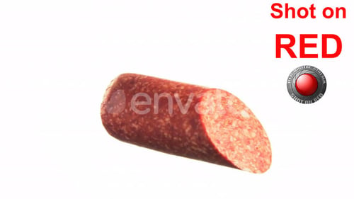 Salchicha Pepperoni aislado